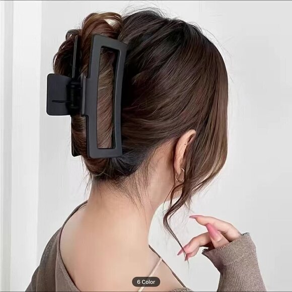 Set of 3 Large Claw Hair Clips  NWT - Picture 2 of 3